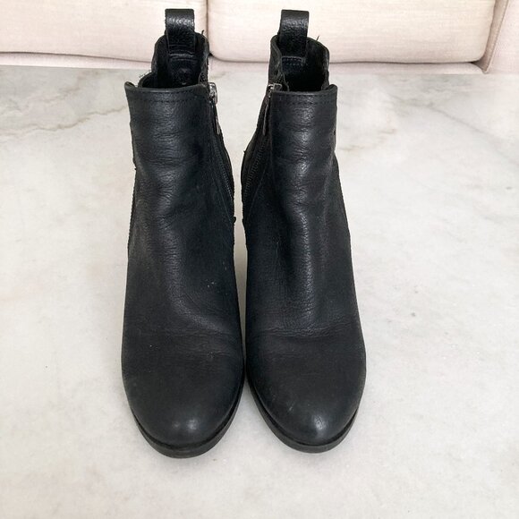 Vince Camuto Hayes black leather ankle boot (size 7) booties, side zippers - Picture 2 of 8
